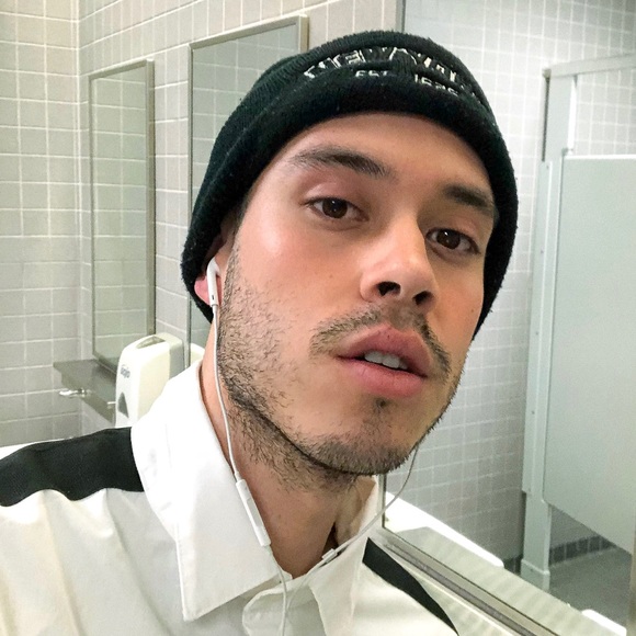 Meet your Posher: Christian - Picture 3 of 4